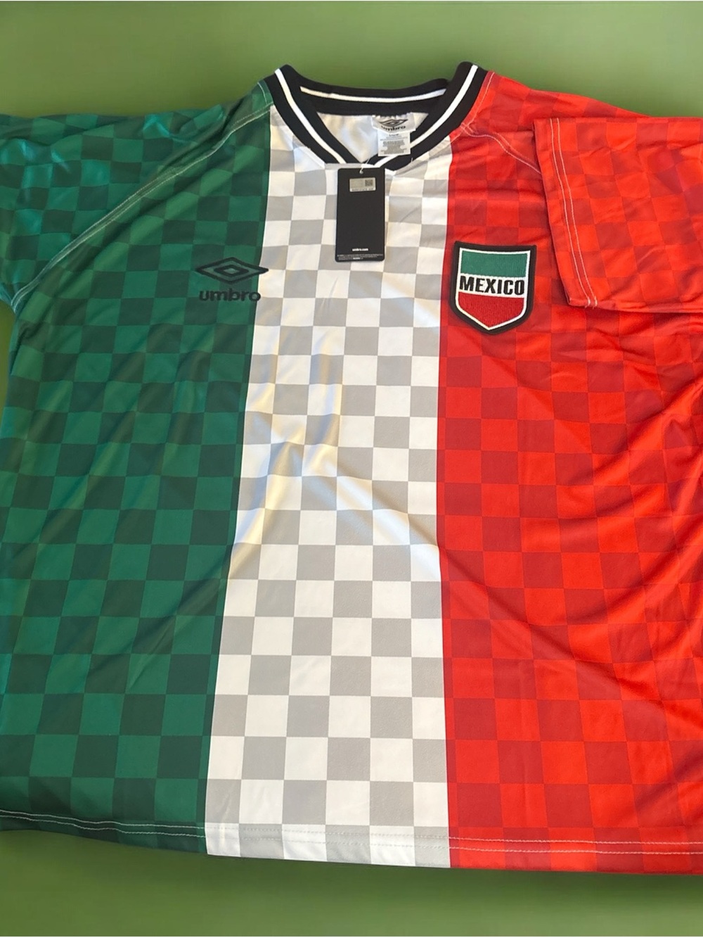 FIFA MEXICO 🇲🇽 Umbro Soccer Jersey with Crew Neck NWT SZ L